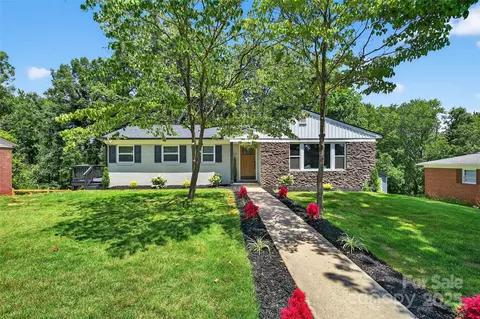 211 Hilltop St, Morganton, NC 28655