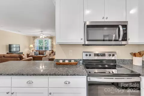 Kitchen - 1447 Carmel Rd, Lancaster, SC 29720 photo 2 of 3