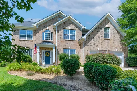 2205 Harding Pl, Indian Trail, NC 28079
