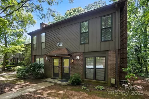 2509 Kilborne J Dr #J, Charlotte, NC 28205