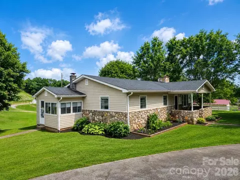 560 Bailey Mountain Rd, Mars Hill, NC 28754