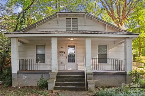 709 E Front St, Statesville, NC 28677
