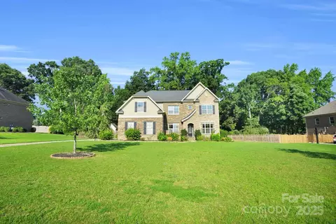 12515 Hashanli Pl, Matthews, NC 28105