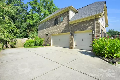 12515 Hashanli Pl, Matthews, NC 28105 photo 3