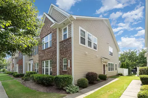 8245 Viewpoint Ln, Cornelius, NC 28031