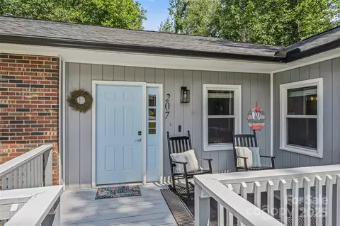 207 Jacksons Run, Morganton, NC 28655 photo 4