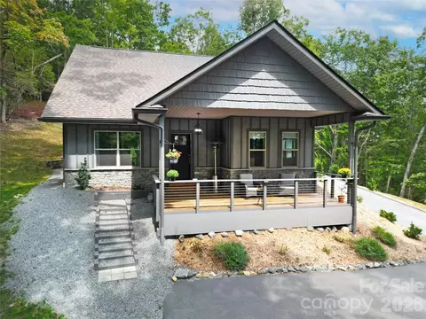 151 Unoga Ct, Brevard, NC 28712