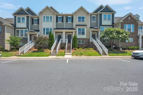 6263 Cloverdale Dr, Tega Cay, SC 29708