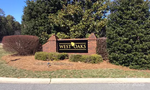 5450 S Oakmont 8 St #8, Kannapolis, NC 28081
