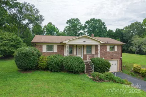 554 Wildlife Access Rd, Hickory, NC 28601