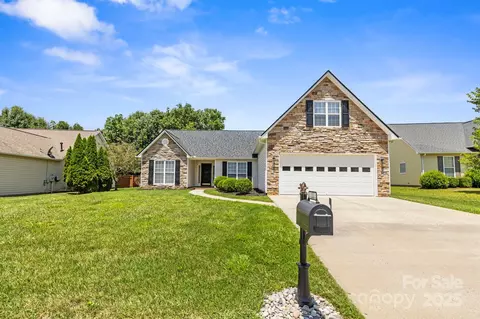 30 Morning Mist Rd, Fletcher, NC 28732