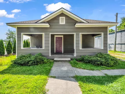 118 Railroad Ave, Brevard, NC 28712