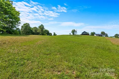 113 Grandview Ridge Dr, Alexander, NC 28701