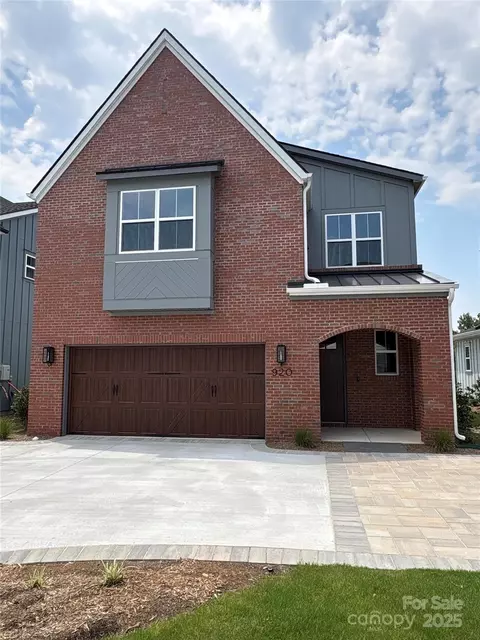 920 Coast Dr, Tega Cay, SC 29708