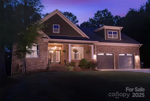 1368 20th Avenue Ne Ln NE, Hickory, NC 28601