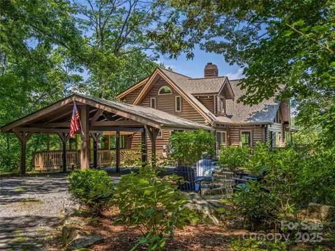 220 Circle Pines Dr, Rosman, NC 28772