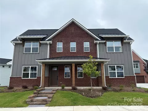 909 Coast Dr, Tega Cay, SC 29708