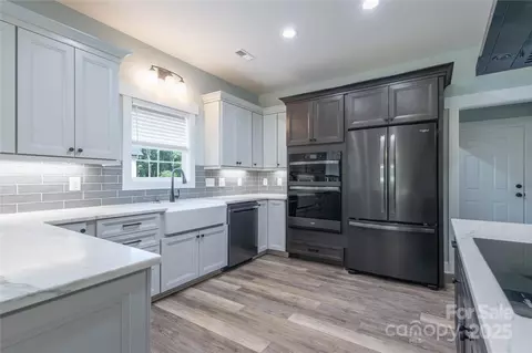 Kitchen - 5009 Oconee Dr, Stanley, NC 28164 photo 4 of 5