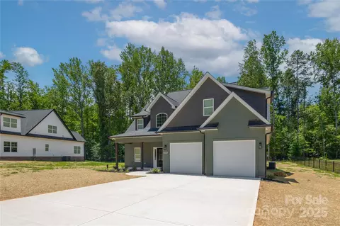Exterior - 5009 Oconee Dr, Stanley, NC 28164 photo 2 of 4