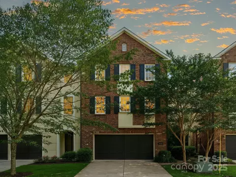 1614 Lombardy Cir, Charlotte, NC 28203