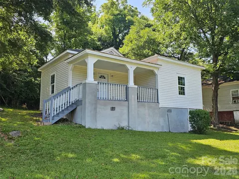 31 Poplar St, Great Falls, SC 29055