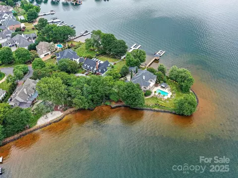 18201 Mainsail Pointe Dr, Cornelius, NC 28031