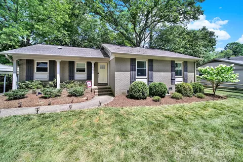 7523 Thorncliff Dr, Charlotte, NC 28210