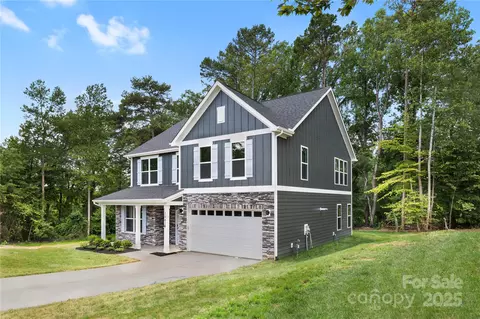 3887 12th Ne St NE, Hickory, NC 28601