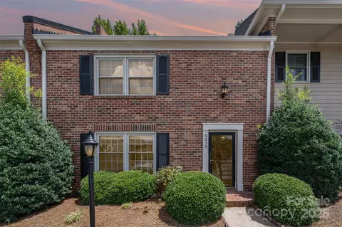 6616 Bunker Hill Cir, Charlotte, NC 28210