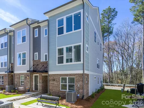 1507 Lithium Ln, Charlotte, NC 28211