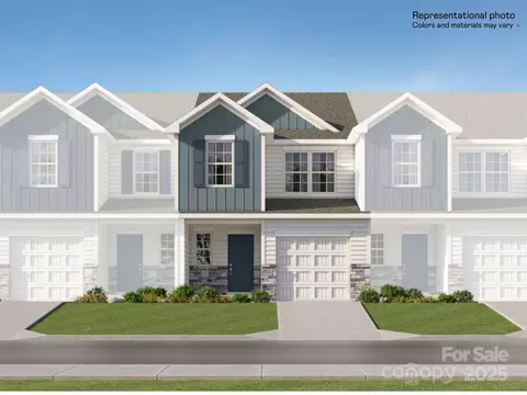 10036 Greystar Ln, Charlotte, NC 28213