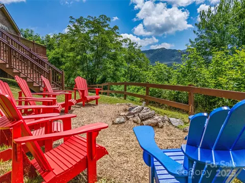 Exterior - 514 Lab Mountain Trl, Clyde, NC 28721 photo 6 of 7