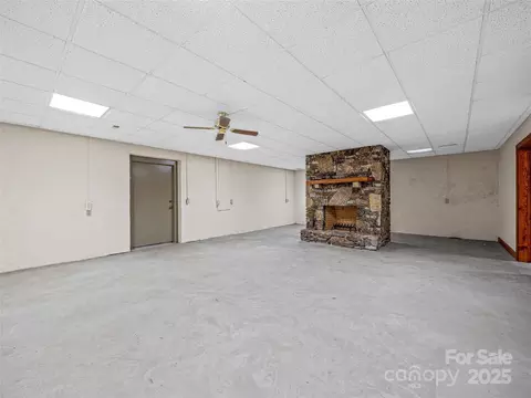 Living - 514 Lab Mountain Trl, Clyde, NC 28721 photo 3 of 3