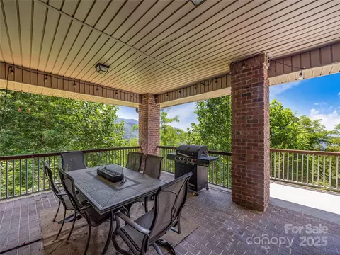 Exterior - 514 Lab Mountain Trl, Clyde, NC 28721 photo 5 of 7