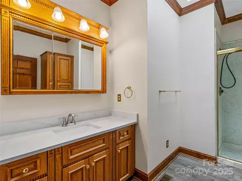 Bath - 514 Lab Mountain Trl, Clyde, NC 28721 photo 3 of 4