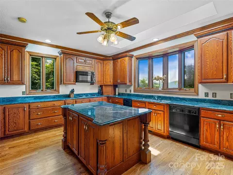 Kitchen - 514 Lab Mountain Trl, Clyde, NC 28721 photo 1 of 1