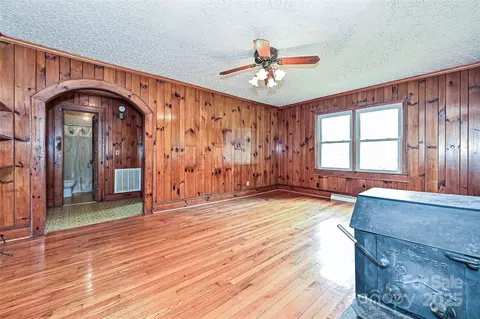 1212 Salem Church Rd, Lincolnton, NC 28092