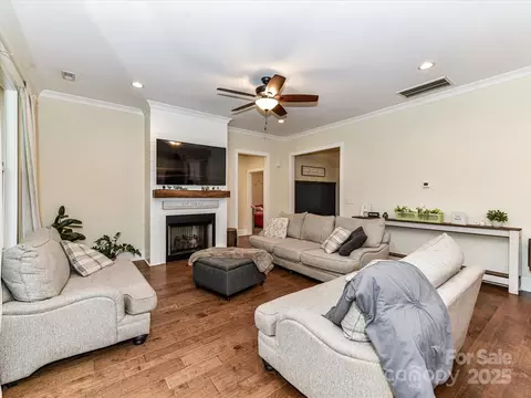 Living - 618 Deese Rd, Monroe, NC 28110 photo 2 of 4