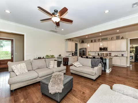 Living - 618 Deese Rd, Monroe, NC 28110 photo 3 of 4