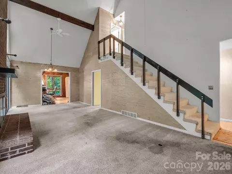 Living - 421 Chickadee Ln, Brevard, NC 28712 photo 2 of 5