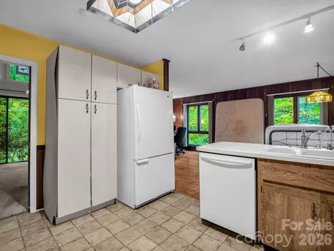 Kitchen - 421 Chickadee Ln, Brevard, NC 28712 photo 3 of 3