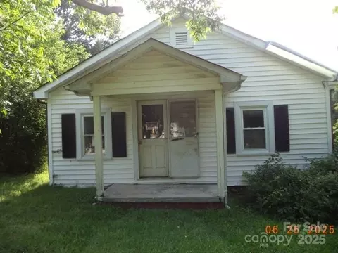 1374 Circle Dr, China Grove, NC 28023