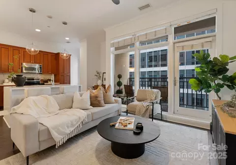 230 S Tryon 810 St #810, Charlotte, NC 28202