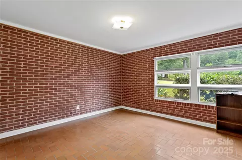 485 Summit Dr, Lockhart, SC 29364 photo 8