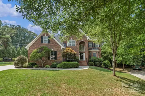 8606 Gresham Dr, Waxhaw, NC 28173