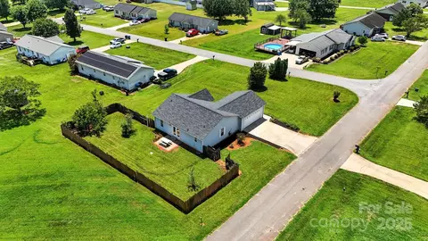 2244 Clearwater Ln, Newton, NC 28658
