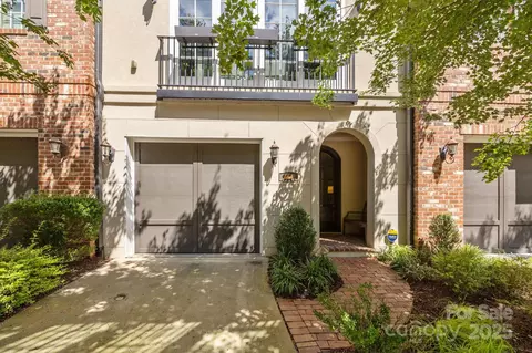 1608 Lombardy Cir, Charlotte, NC 28203
