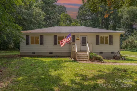 6013 Dudley Rd, Monroe, NC 28112