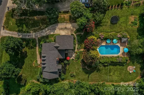 1482 Willow Oaks Trl, Matthews, NC 28104