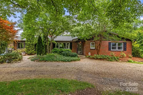211 Hamburg Mountain Rd, Weaverville, NC 28787